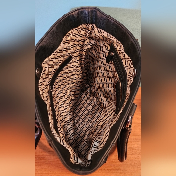 Tignanello black leather purse - Picture 6 of 7